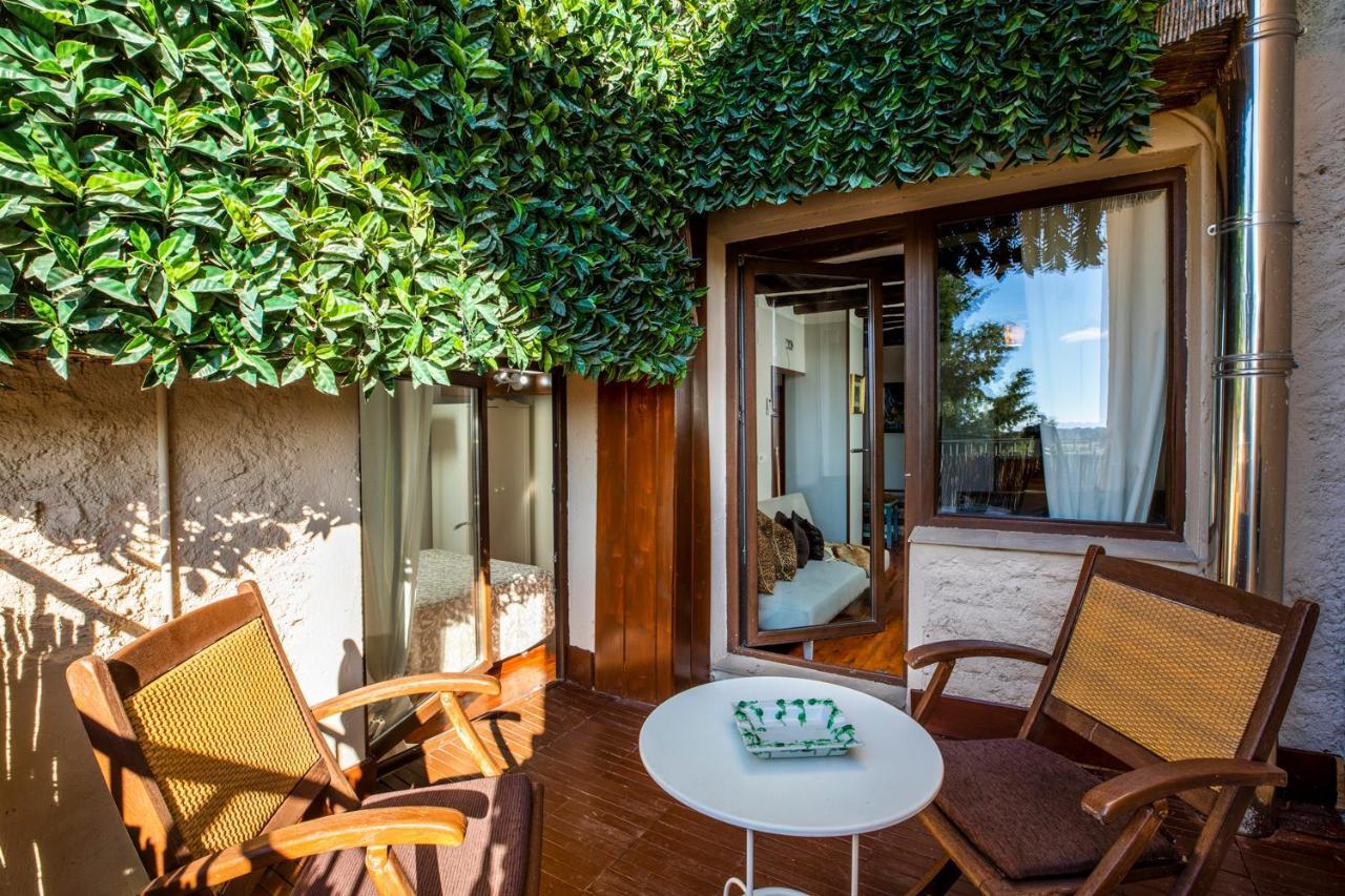 Apartamentos Vino Tinto Y Restaurante Tomate Rosa Adahuesca Ngoại thất bức ảnh