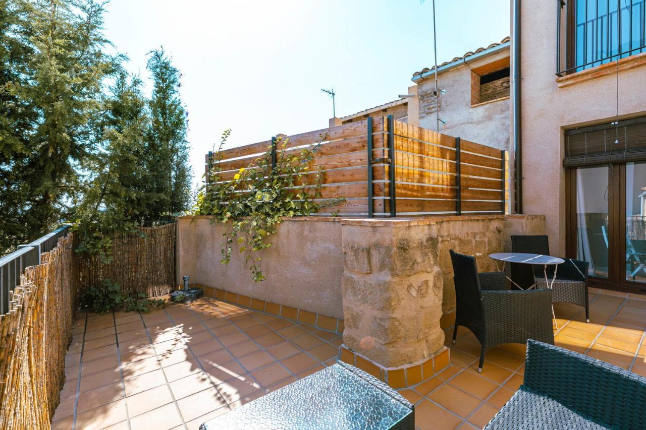 Apartamentos Vino Tinto Y Restaurante Tomate Rosa Adahuesca Ngoại thất bức ảnh