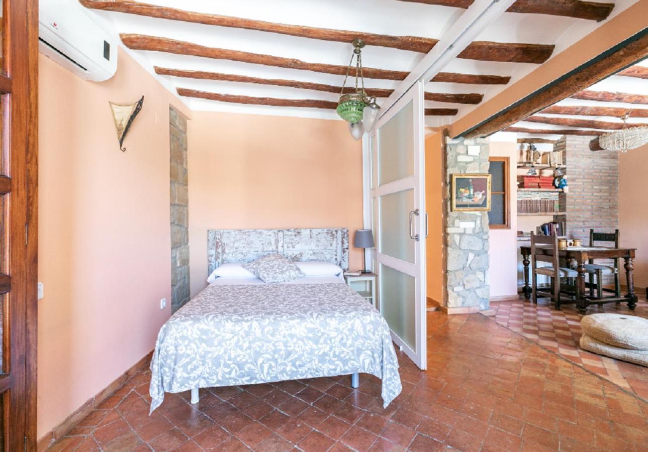 Apartamentos Vino Tinto Y Restaurante Tomate Rosa Adahuesca Ngoại thất bức ảnh